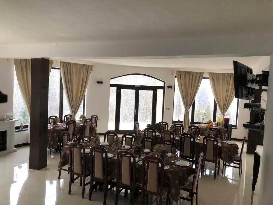 Pensiunea Medeea Hotel Pestis Exterior photo